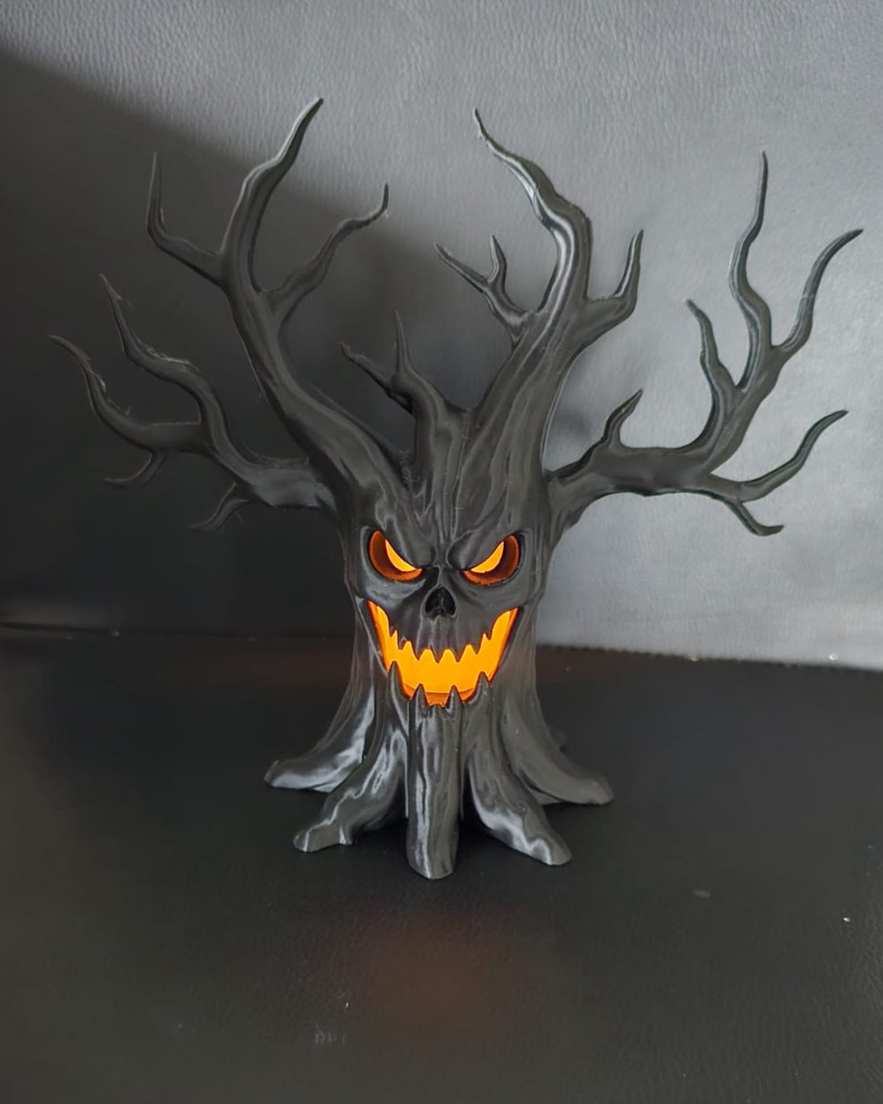 Halloween Black Skull Tree LED Decoration β Gothic Spooky Haunted House Ornament