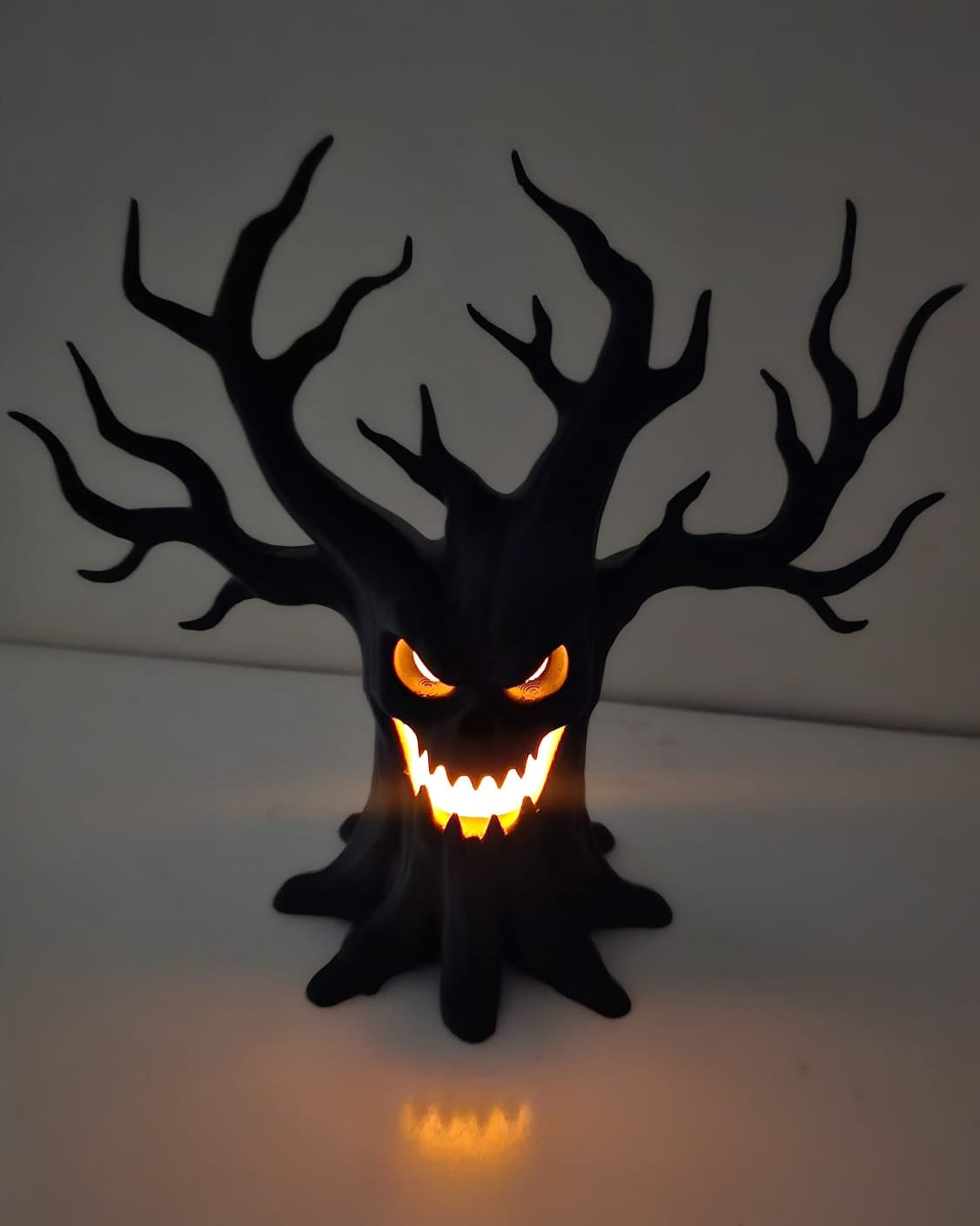 Halloween Black Skull Tree LED Decoration β Gothic Spooky Haunted House Ornament
