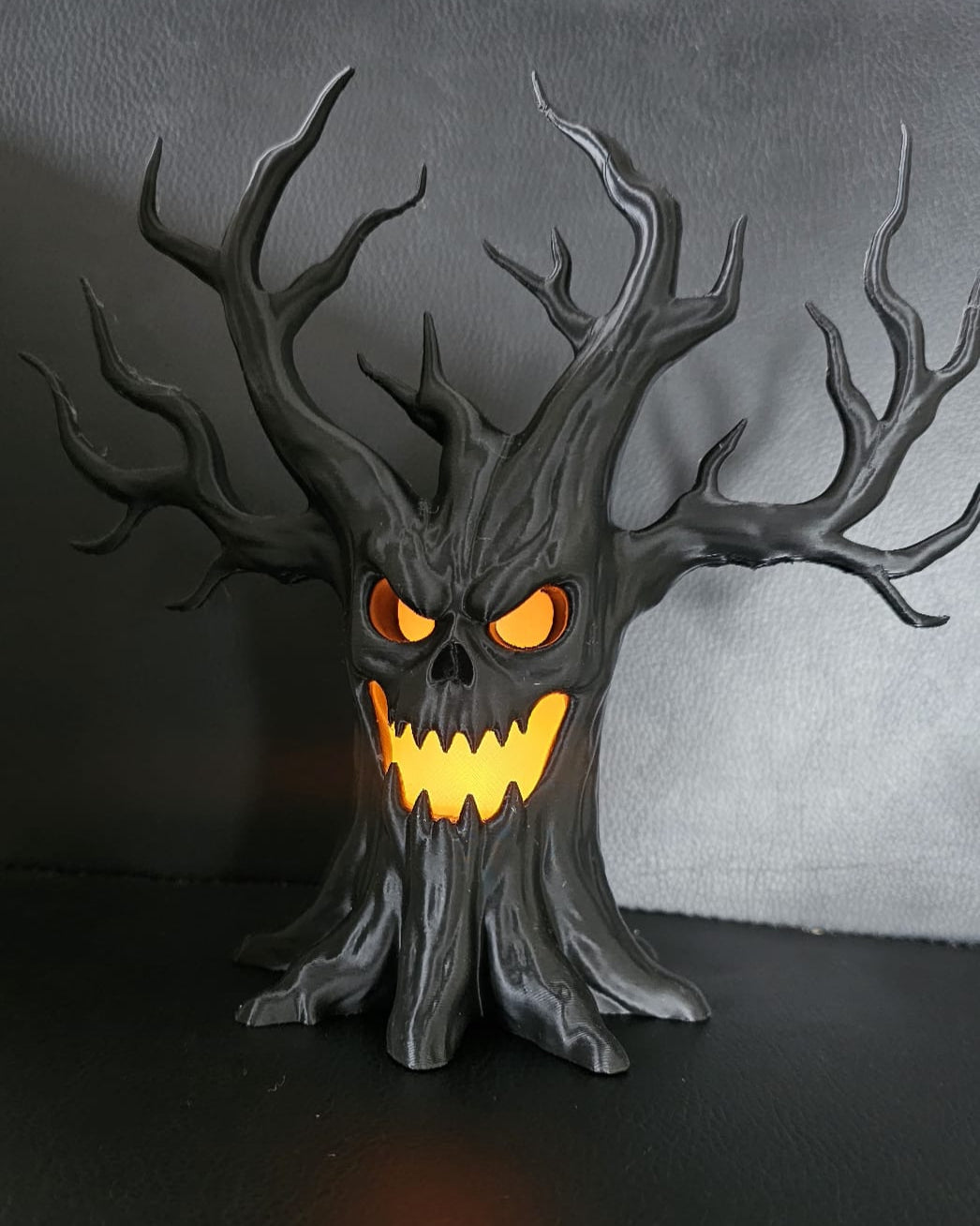 Halloween Black Skull Tree LED Decoration β Gothic Spooky Haunted House Ornament