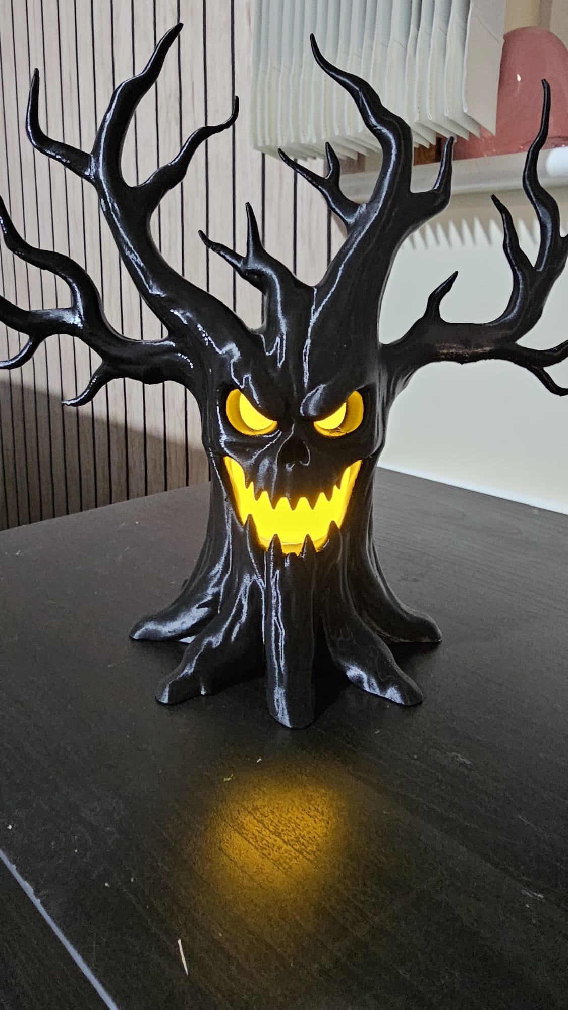 Halloween Black Skull Tree LED Decoration β Gothic Spooky Haunted House Ornament